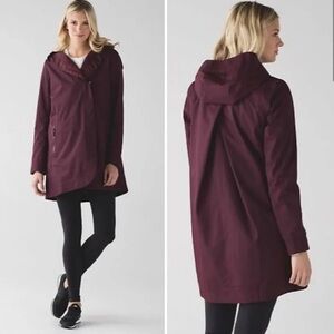 Lululemon Savasana Waterproof Jacket size 6